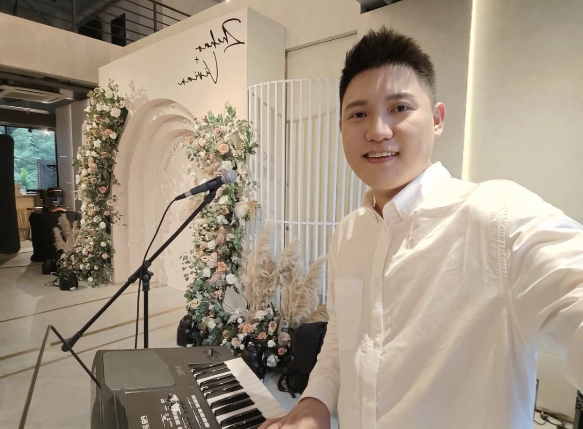 Bryan.T at wedding venue